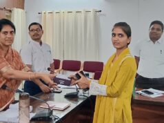 जनदर्शन में संवेदनशील पहल: दिव्यांग हितग्राही को तत्काल उपलब्ध कराया गया श्रवण यंत्र समाज कल्याण विभाग की त्वरित कार्रवाई से दिव्यांग हितग्राही के चेहरे पर लौटी मुस्कान, कलेक्टर के निर्देश पर तत्काल मिला श्रवण यंत्र
