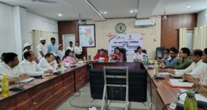समय-सीमा की बैठक सम्पन्न:सीएम हेल्पलाइन, सुशासन तिहार और हाईकोर्ट के लंबित प्रकरणों पर कलेक्टर सख्त, समय-सीमा में गुणवत्तापूर्ण निराकरण के दिए निर्देश