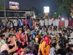 नकटी विवाद में बढ़ा तनाव, देर रात तक कलेक्ट्रेट के बाहर डटे रहे विस्थापित, पुनर्वास के खिलाफ जोरदार प्रदर्शन