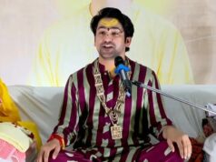 देवकीनंदन ठाकुर के बेटे के समर्थन में उतरे धीरेंद्र शास्त्री, बोले- ‘कथावाचक का बेटा कथा कहे तो दिक्कत कैसी?’
