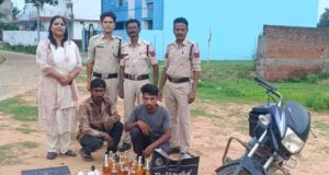 ’मोटर साइकिल से शराब बेचने निकले दो आरोपियों को आबकारी ने भेजा जेल’