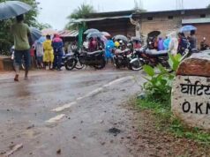 मोहला-मानपुर में दर्दनाक हादसा, स्कूल बस की चपेट में आई 2 साल की मासूम; ग्रामीणों ने सड़क पर लगाया जाम