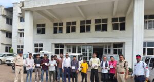 जिंदल वल्र्ड स्कूल में स्कूली वाहन की सरप्राईज चेकिंग 12 वाहनों में चालानी कार्यवाही