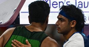 नीरज चोपड़ा की शानदार शुरुआत, पाकिस्तान के अरशद नदीम से बेहतर थ्रो कर पहुंचे फाइनल