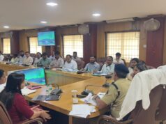 कलेक्टर ने जनदर्शन में सुनी आमजनों की विभिन्न समस्याएं जनदर्शन में कुल 06 आवेदन हुए प्राप्त संबंधित अधिकारियों को शीघ्र निराकरण के लिए निर्देश