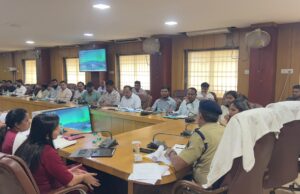 कलेक्टर ने जनदर्शन में सुनी आमजनों की विभिन्न समस्याएं जनदर्शन में कुल 06 आवेदन हुए प्राप्त संबंधित अधिकारियों को शीघ्र निराकरण के लिए निर्देश