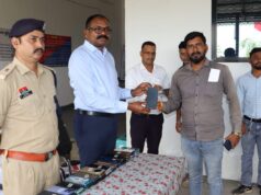सक्ती पुलिस की बड़ी उपलब्धि: 50 लाख रुपये कीमत के 240 गुम मोबाइल बरामद कर मोबाइल धारकों को वापस किया