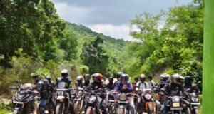 नक्सल दहशत से पर्यटन की नई पहचान तक: गरियाबंद के जंगलों में पहुंचे एडवेंचर बाइकर्स