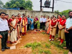 सांसद कमलेश जांगड़े ने आत्मानंद स्कूल में किया पौधारोपण, विद्यार्थियों को पढ़ाई के लिए किया प्रेरित