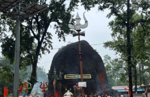 सावन के अंतिम सोमवार से पहले भूतेश्वरनाथ धाम में उमड़ा आस्था का जनसैलाब, ऐतिहासिक भीड़ ने रचा भक्ति का अद्भुत नजारा