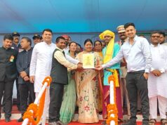 सांसद लोकसभा क्षेत्र जांजगीर – चांपा कमलेश जांगड़े ने किया जिला स्तरीय समारोह में किया ध्वजारोहण कर परेड की ली सलामी