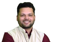 भू-माफिया को लाभ पहुंचाने 120 किमी दूर से लाया गया पटवारी : अमर