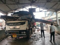 भाटापारा पुलिस की मुस्तैदी: डायल 112 की टीम ने देर रात अंडरब्रिज हादसे में फंसे घायल ट्रक चालक की बचाई जान