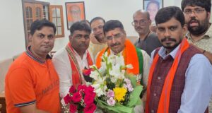 भाजपा महिला मोर्चा की राष्ट्रीय अध्यक्ष बनीं रूपकुमारी चौधरी, दीपक म्हस्के बने सोशल मीडिया संयोजक; जिला अध्यक्ष अनिल चंद्राकर, अजय रोहरा व सुरेंद्र सोनटके ने दी बधाई