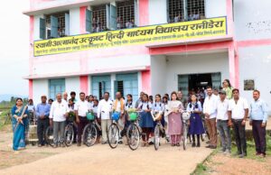 साइकिल मिली तो खिल उठीं मुस्कानें: बेटियों के सपनों को मिली नई रफ्तार