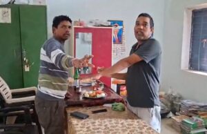 स्कूल में शराब पार्टी पड़ी भारी: दोनों शिक्षक निलंबित, वीडियो वायरल होने के बाद शिक्षा विभाग की बड़ी कार्रवाई