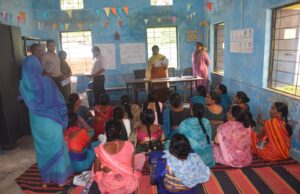 शिक्षा व्यवस्था पर कलेक्टर की पैनी नजर: स्कूलों और आंगनबाड़ी केंद्रों का किया गहन निरीक्षण