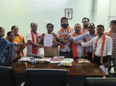 हिंदू देवी-देवताओं, भारतीय सेना पर अभद्र टिप्पणी करने वालों पर कार्रवाई की मांग, शिवसेना ने कलेक्टर-एसपी को सौंपा ज्ञापन