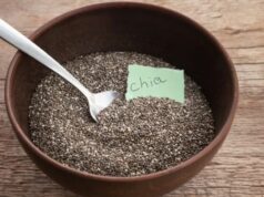 क्या आप भी रोज खाते हैं Chia Seeds? ज्यादा सेवन से हो सकते हैं ये 5 बड़े नुकसान