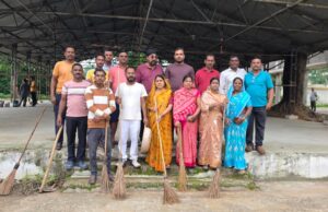 विश्व आदिवासी दिवस पर स्वच्छता का संदेश, मंडी प्रांगण में चला विशेष स्वच्छता अभियान