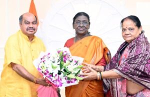 राष्ट्रपति मुर्मू से मिले विधायक पुरंदर मिश्रा, नुआखाई पर्व में शामिल होने का दिया खास न्योता