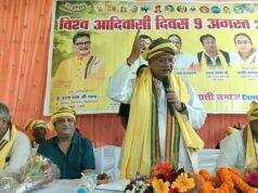 विश्व आदिवासी दिवस पर नेता प्रतिपक्ष डॉक्टर चरण दास महंत ने कहा आदिवासी एकजुट होकर जल जंगल जमीन को बचाएं