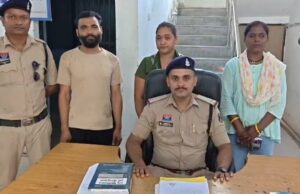 मेट्रिमोनियल साइट पर ‘कुंवारा’ बनकर आया, प्यार-जाल में फंसाया और फिर 13 लाख ठगे! पत्नी के साथ गिरफ्तार