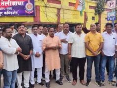 गौमाताओं की मौत पर भड़की कांग्रेस, तेलीबांधा थाने के सामने प्रदर्शन; निगम अफसरों पर FIR की मांग