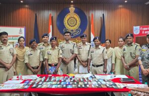 दंतेवाड़ा पुलिस की बड़ी सौगात: 121 लोगों को लौटाए गुम मोबाइल, 26 लाख की संपत्ति बरामद