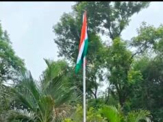 नेता प्रतिपक्ष चरणदास महंत ने रायपुर निवास में फहराया तिरंगा, प्रदेशवासियों को दी स्वतंत्रता दिवस की बधाई