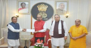 असम बाढ़: छत्तीसगढ़ सरकार की बड़ी मदद, CM साय ने राज्यपाल डेका को सौंपा 5 करोड़ की सहायता राशि का चेक