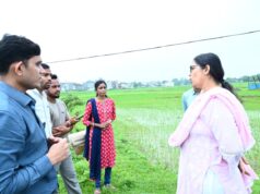 खेतों में पहुंचीं कलेक्टर रोक्तिमा यादव, डिजिटल गिरदावरी का लिया जायजा