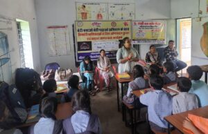 डिजिटल दुनिया में बेटियों की सुरक्षा पर जोर: नौगई स्कूल में साइबर सुरक्षा