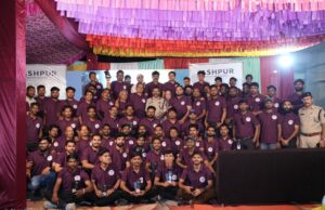विश्व फोटोग्राफी दिवस पर अनोखी पहल: हेलमेट रैली से सड़क सुरक्षा का संदेश, रक्तदान में ASP राकेश पाटनवार भी बने सहभागी; DIG-SSP डॉ. लाल उमेद सिंह की मौजूदगी में सम्मान समारोह