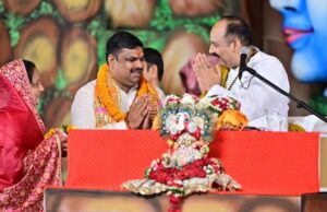 पंडित प्रदीप मिश्रा ने की छत्तीसगढ़ के स्कूलों में मंत्रोच्चारण की तारीफ, बोले- संस्कार और सकारात्मक सोच के लिए जरूरी