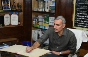 गरियाबंद जिले के नवनियुक्त कलेक्टर रणबीर शर्मा ने किया पदभार ग्रहण