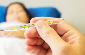 तेज बुखार को न समझें मामूली! डेंगू-मलेरिया और वायरल फीवर में ऐसे पहचानें अंतर, डॉक्टर ने बताया कब कराएं टेस्ट
