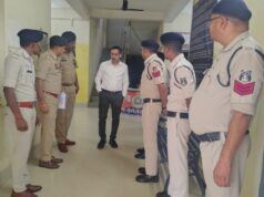 खम्हरिया थाने पहुंचे SP त्रिलोक बंसल, बोले- अवैध शराब, जुआ-सट्टा और नशे के कारोबार पर हो कड़ी कार्रवाई
