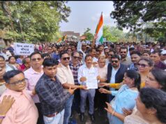 TET अनिवार्यता से मुक्ति की मांग, महासमुंद में सड़क पर उतरे शिक्षक; मांगें पूरी होने तक संघर्ष का ऐलान