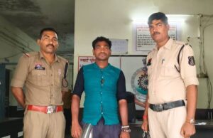 दुर्ग में कांवड़ यात्रा के दौरान महिला पर एसिड अटैक, बैटरी का केमिकल लेकर पहुंचा था आरोपी; पुलिस ने दबोचा
