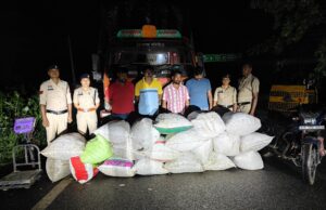 खुटगांव चेक पोस्ट पर 400 किलो गांजा जब्त, महाराष्ट्र-ओडिशा के 5 तस्कर गिरफ्तार