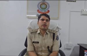 वायरल वीडियो को लेकर कबीरधाम पुलिस का बड़ा बयान, बोली- निकासी द्वार से घुसने की कोशिश कर रहे थे कांवड़िए