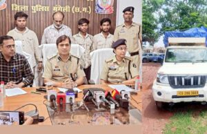 100 क्विंटल चावल, 16 कट्टी शक्कर और पिकअप… मुंगेली में सोसायटी चोरी गैंग का पर्दाफाश, 4 गिरफ्तार