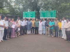 स्मार्ट मीटर के विरोध में नगर कॉग्रेस हस्ताक्षर अभियान चलाया नगर कांग्रेस कमेटी अध्यक्ष राकेश राठौर की टीम ने