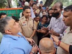 अंबिकापुर में बदहाल सड़कों पर बवाल, मंत्री राजेश अग्रवाल के बंगले का घेराव; दिया जल्द काम शुरू कराने का भरोसा