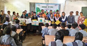 स्वच्छता अभियान: विद्यार्थियों ने कबाड़ से जुगाड़ और पेंटिंग के जरिए पर्यावरण संरक्षण का दिया संदेश