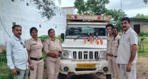 पिकअप से अवैध शराब बेच रहे आरोपी को आबकारी विभाग ने किया गिरफ्तार