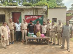 सक्ती में शराब माफियाओं पर आबकारी विभाग का छापा, 3 गिरफ्तार; घरों से 22 लीटर महुआ शराब जब्त
