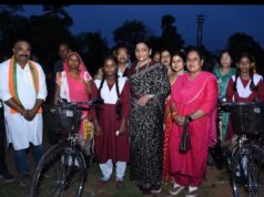 साइकिल पाकर खिले छात्राओं के चेहरे, विधायक रेणुका सिंह ने किया निःशुल्क वितरण
