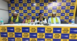 छत्तीसगढ़ में सड़क से शराब तक AAP ने सरकार को घेरा, किसानों के रकबे में कमी का लगाया बड़ा आरोप